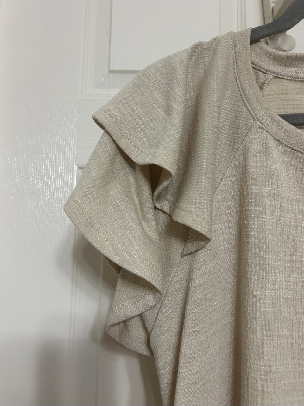 Wonderly Light Sand Ruffle Short Sleeve Top Tan Lightweight Relaxed Fit Comfy L - Picture 4 of 7